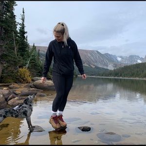 Meet your Posher, Nicole